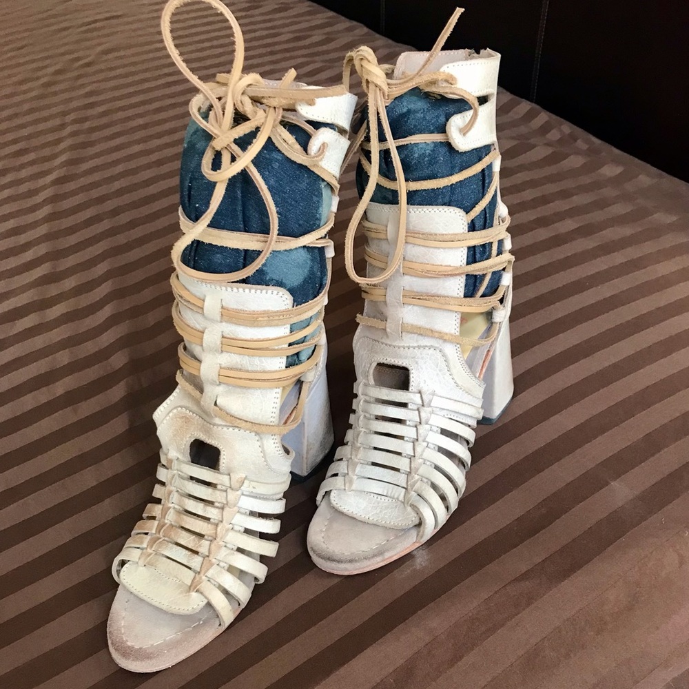 Freebird sandals only worn one time
